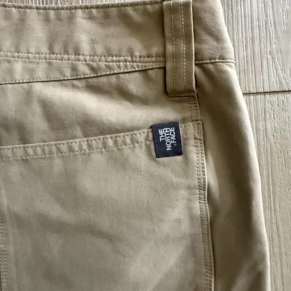 The North Face Shorts Mens 32 Stretch Cargo Flat Front Beige Lightweight